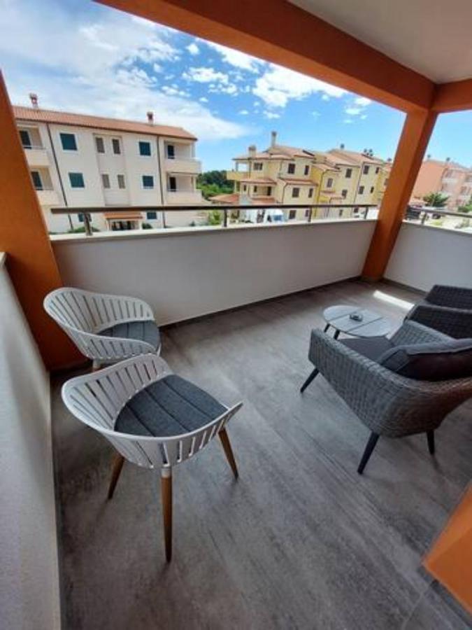 Modern Apartment Ana Premantura Eksteriør billede